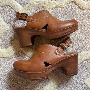 B.O.C. cecilia heeled clog